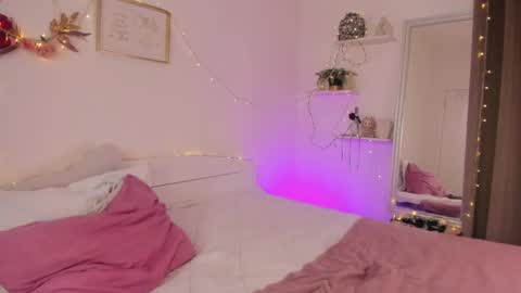 HannahIm a simple girl who likes gifts Lovense is activeThere are legends that in this room all your wish can come true online show from May 19, 2026, 8:04 pm