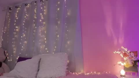 hannacruzsj online show from April 7, 2026, 4:46 am