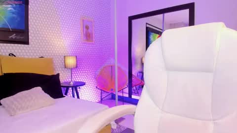 Hanna online show from November 22, 2025, 3:49 am