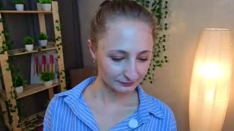 Snapshot of hannaflowerer chatting on July 7, 2026, 7:23 am SuperHotHannah3 online show from July 7, 2026, 7:23 am