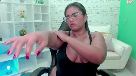 Hannah  online show from October 21, 2025, 11:55 am