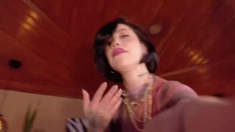 Snapshot of hannah_borbon_ chatting on October 8, 2025, 8:17 pm Hannah online show from October 8, 2025, 8:17 pm