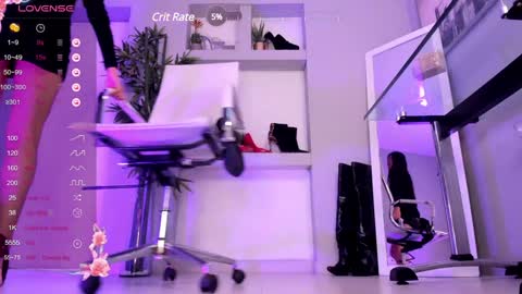 HANNAH HOWELL online show from January 28, 2025, 2:53 pm