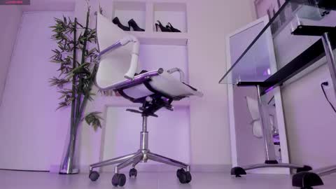 Snapshot of hannah_hcb chatting on February 5, 2026, 8:30 am HANNAH HOWELL online show from February 5, 2026, 8:30 am