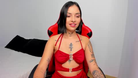 Snapshot of hannah_miltonn chatting on May 15, 2026, 8:27 pm Hannah Milton online show from May 15, 2026, 8:27 pm