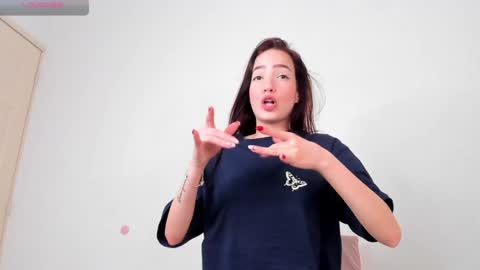 Hannah online show from December 31, 2024, 11:06 pm