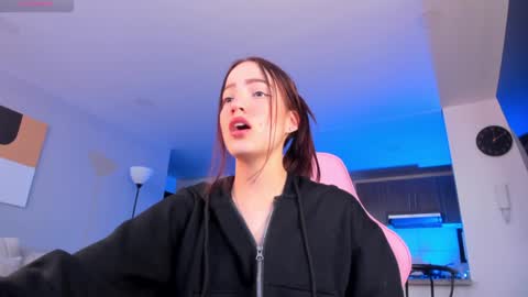 Hannah online show from January 19, 2025, 10:17 pm