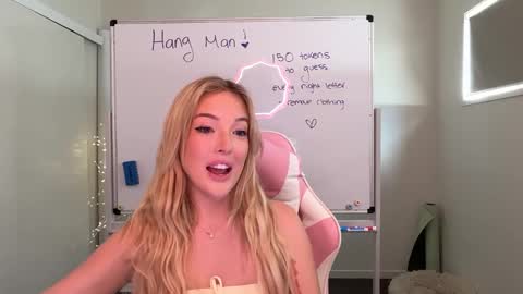 Hannah online show from January 8, 2025, 4:12 am