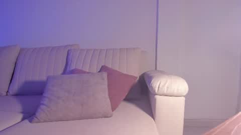 Hannah  online show from July 9, 2026, 11:25 am