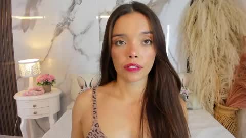 Hannahill69 online show from April 14, 2026, 5:13 am