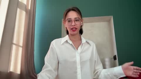 hannahinto online show from March 17, 2026, 12:52 pm