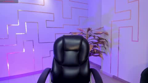 HANNAH J online show from September 15, 2025, 6:08 pm