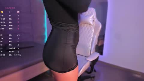 hannahmonttgomery  Help me reach 100 Hands up online show from February 12, 2026, 5:41 pm