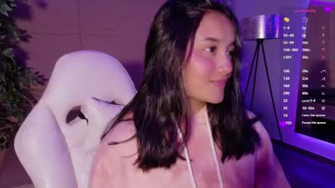 Snapshot of hannahmonttgomery chatting on June 17, 2026, 4:30 pm hannahmonttgomery Help me reach 100 Hands up online show from June 17, 2026, 4:30 pm