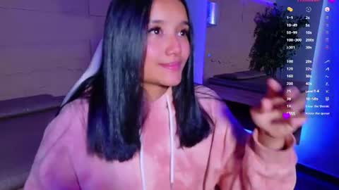 Snapshot of hannahmonttgomery chatting on June 23, 2026, 4:49 pm hannahmonttgomery Help me reach 100 Hands up online show from June 23, 2026, 4:49 pm