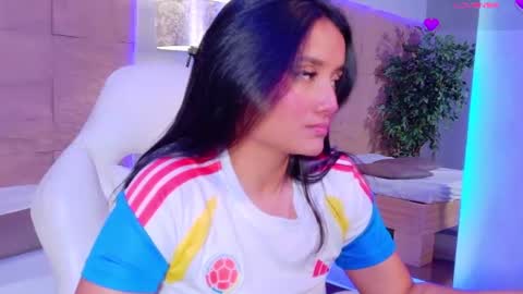 Snapshot of hannahmonttgomery chatting on July 7, 2026, 5:06 pm hannahmonttgomery Help me reach 100 Hands up online show from July 7, 2026, 5:06 pm