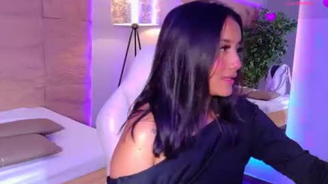 Snapshot of hannahmonttgomery chatting on July 11, 2026, 4:43 pm hannahmonttgomery Help me reach 100 Hands up online show from July 11, 2026, 4:43 pm