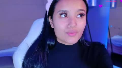 Snapshot of hannahmonttgomery chatting on July 26, 2026, 1:07 pm hannahmonttgomery Help me reach 100 Hands up online show from July 26, 2026, 1:07 pm