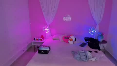 Hannah online show from February 22, 2025, 9:59 pm