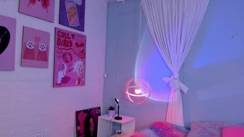 Hannah online show from October 21, 2025, 11:44 am