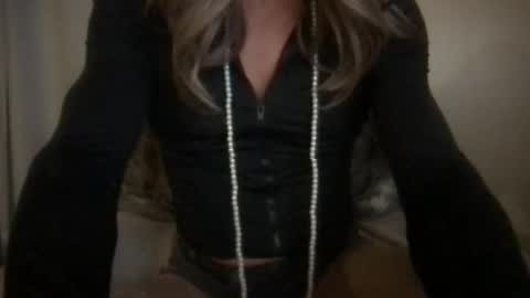 Snapshot of hannahsometimes694u chatting on April 26, 2026, 8:45 am hannahsometimes694u online show from April 26, 2026, 8:45 am