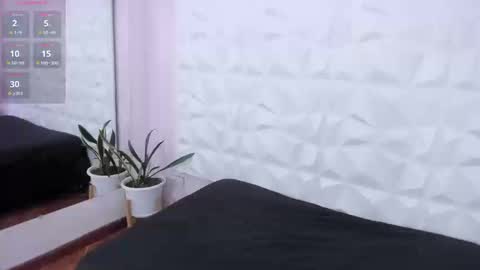 hannahtoons_ online show from September 11, 2025, 10:10 pm