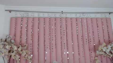 Hanna Venza online show from March 4, 2026, 3:45 am