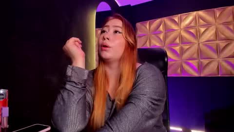 hannamartinn_ online show from September 17, 2025, 3:35 pm