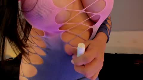 hannamartinnez online show from April 21, 2026, 11:16 am