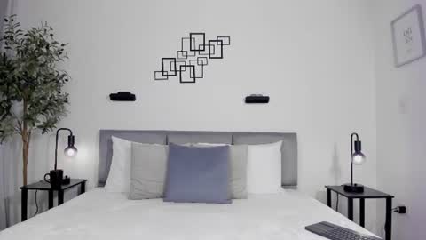 Hanna Os online show from June 25, 2026, 11:26 am