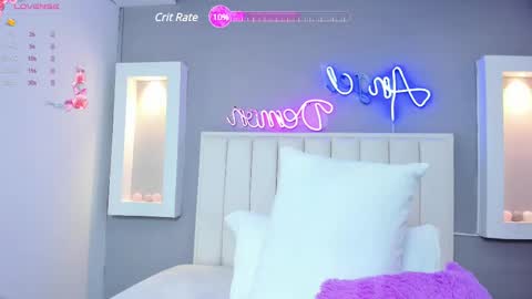 HannaPaola online show from February 12, 2025, 10:37 pm