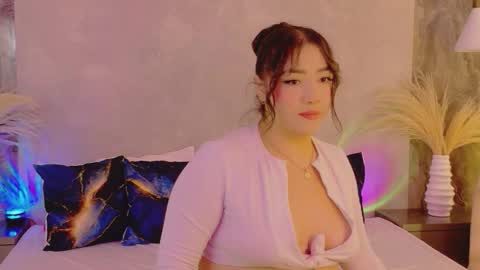 hannaprada1 online show from February 12, 2026, 11:49 am