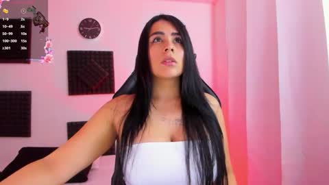 Hanna  online show from October 26, 2025, 2:12 pm