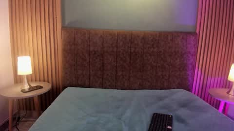 hannawen_ online show from February 18, 2026, 12:34 pm