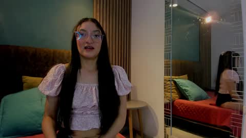 hannawen_ online show from March 27, 2026, 8:19 pm