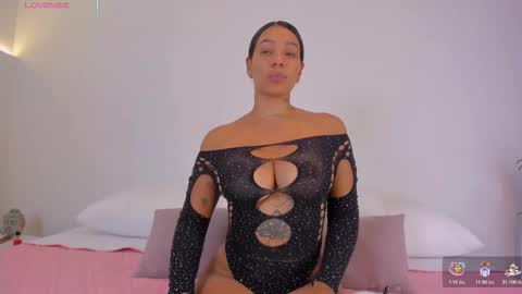 Hanna Williams  online show from November 10, 2025, 8:30 pm