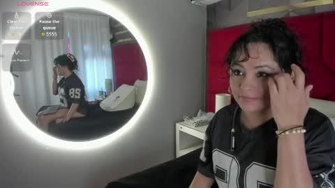 Hanny  online show from April 14, 2026, 11:38 am