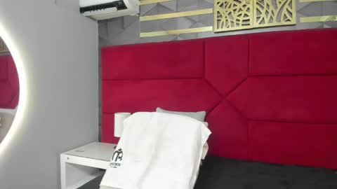 Hanny  online show from April 18, 2026, 11:47 am