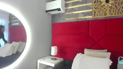 Hanny  online show from April 21, 2026, 11:38 am