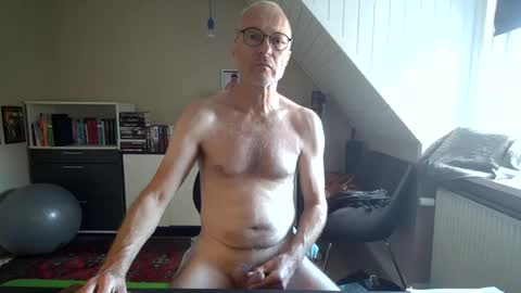 Snapshot of hanse_1 chatting on July 17, 2026, 5:58 am Hanse online show from July 17, 2026, 5:58 am