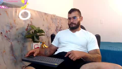 hanz_col online show from September 17, 2025, 1:02 pm