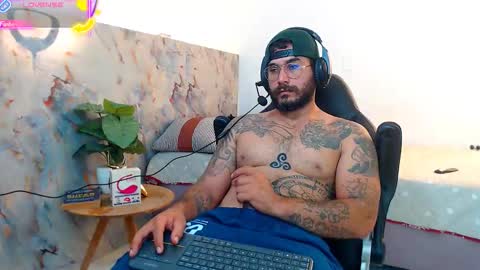 hanz_col online show from October 14, 2025, 11:33 am