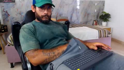 hanz_col online show from April 22, 2026, 2:18 pm