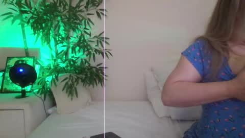 Snapshot of happyalice chatting on October 17, 2025, 5:54 am HappyAlice online show from October 17, 2025, 5:54 am