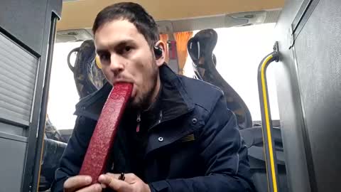 Snapshot of happycock_9inch chatting on February 11, 2025, 8:26 am Rommy2K online show from February 11, 2025, 8:26 am