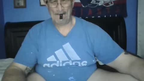 Snapshot of happyhappy4 chatting on February 9, 2025, 6:22 am happyhappy4 online show from February 9, 2025, 6:22 am