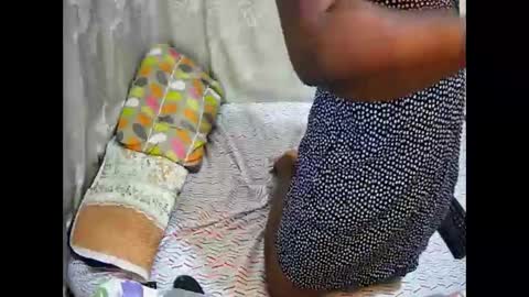 happysonia online show from December 5, 2025, 12:14 pm