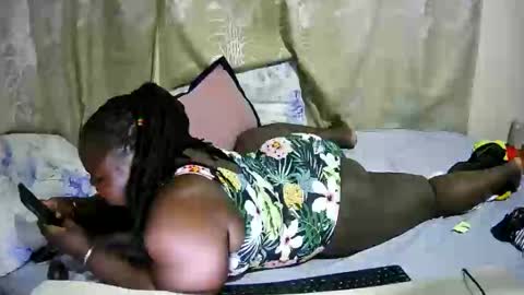 happysonia online show from April 15, 2026, 10:43 pm