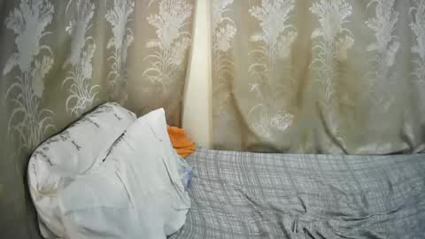 Snapshot of happysonia chatting on June 17, 2026, 12:18 pm happysonia online show from June 17, 2026, 12:18 pm