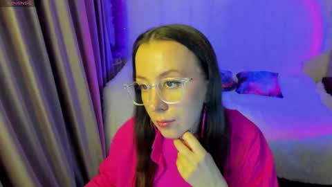 Stephanie online show from November 9, 2025, 3:54 pm